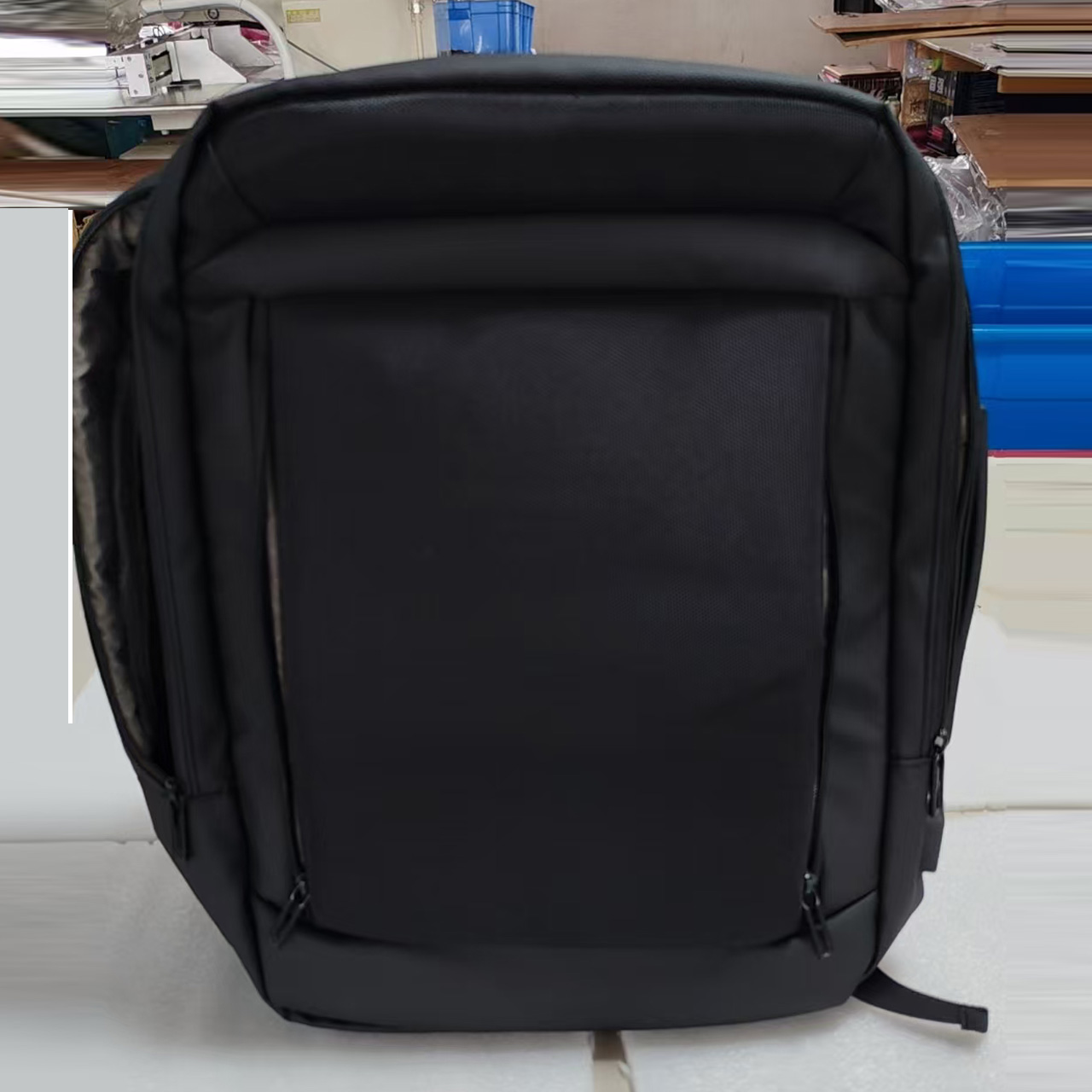 双肩包新款男士商务休闲大容量可扩容轻便通勤出差旅行背包书包